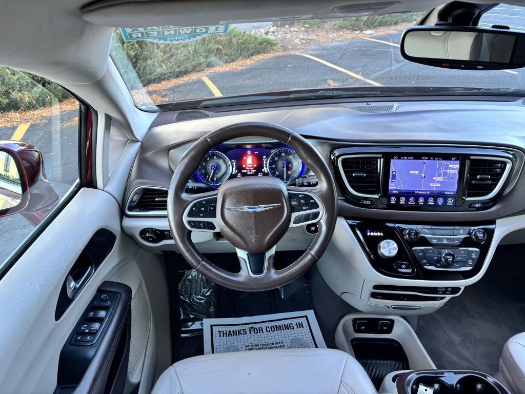 2017 Chrysler Pacifica Image 24