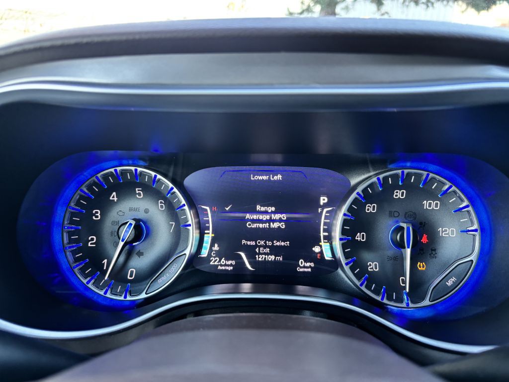 2017 Chrysler Pacifica Image 25