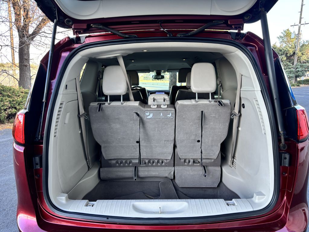 2017 Chrysler Pacifica Image 30