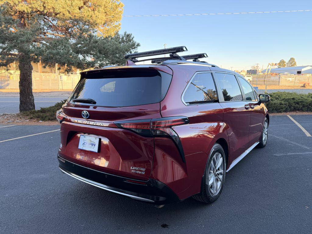 2023 Toyota Sienna Image 7