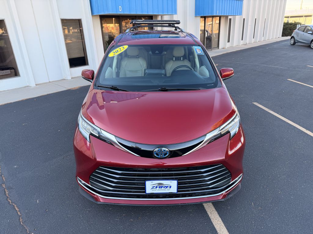 2023 Toyota Sienna Image 10