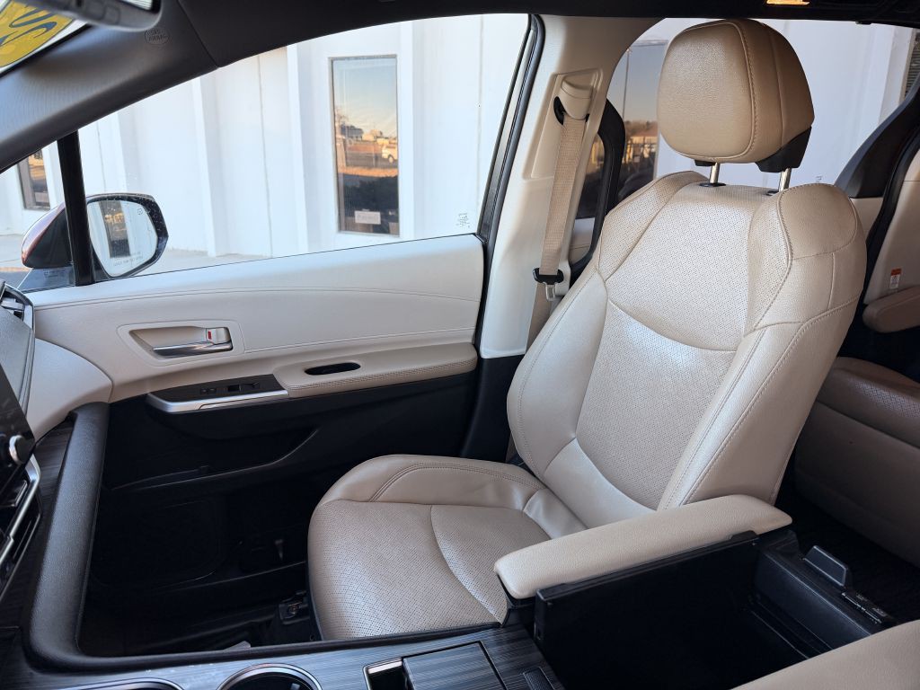 2023 Toyota Sienna Image 15