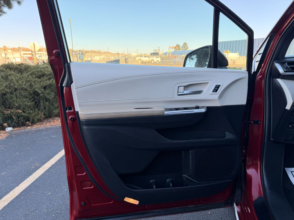 2023 Toyota Sienna Image 17