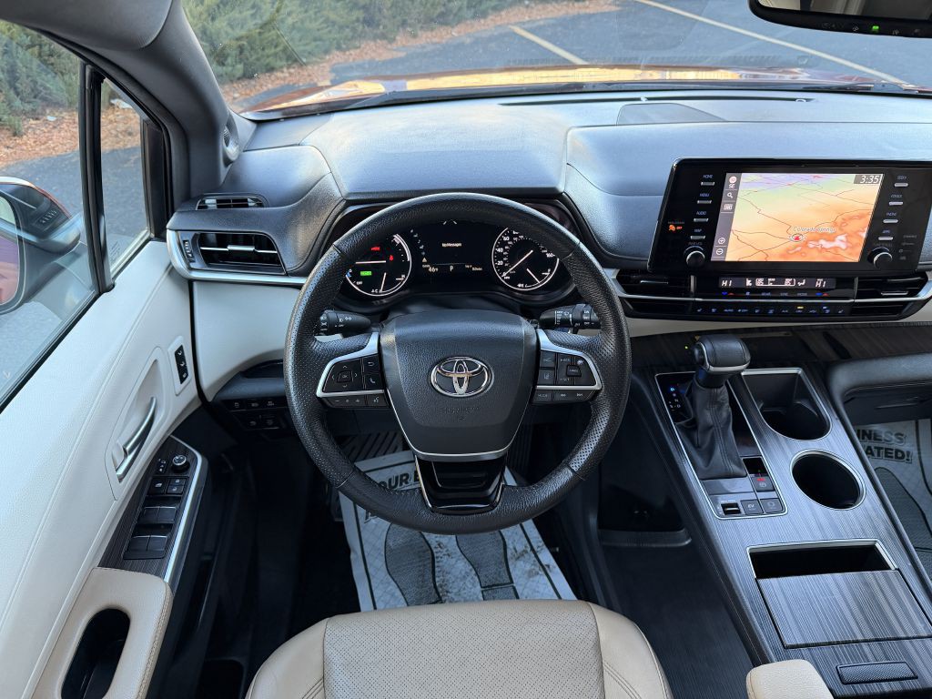 2023 Toyota Sienna Image 25
