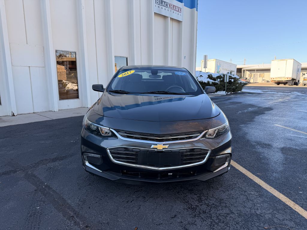 2017 Chevrolet Malibu Image 2
