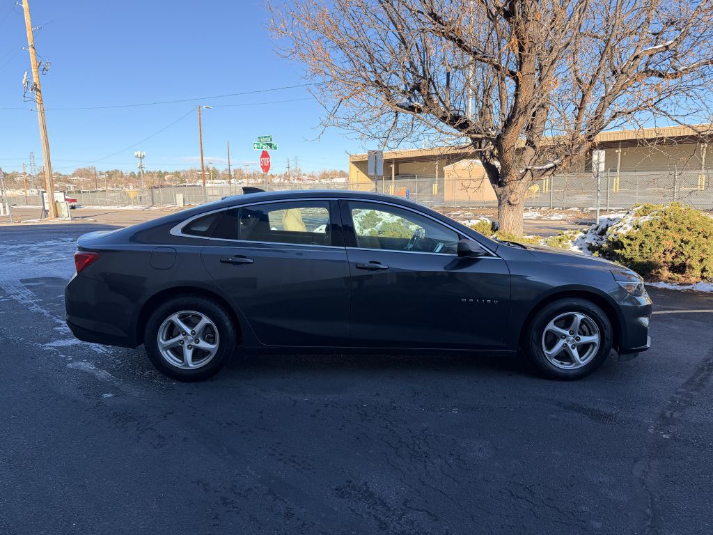 2017 Chevrolet Malibu Image 8