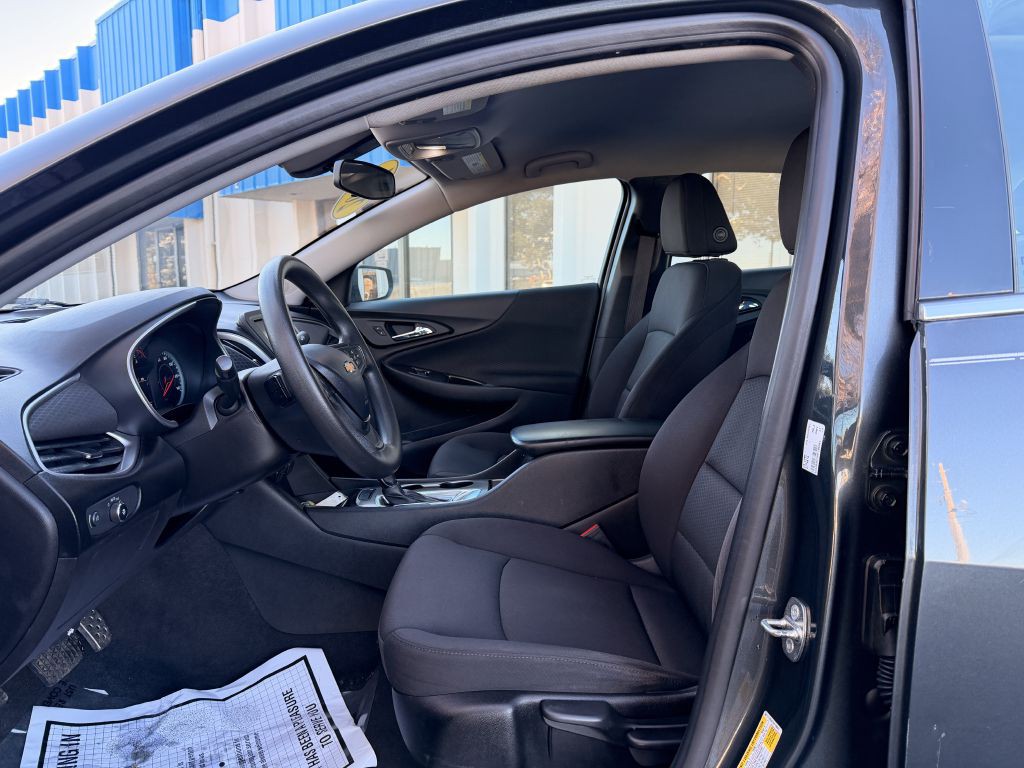 2017 Chevrolet Malibu Image 11