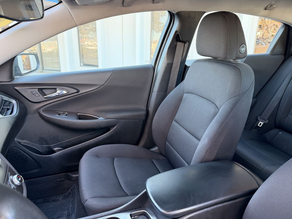 2017 Chevrolet Malibu Image 13