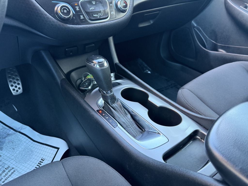 2017 Chevrolet Malibu Image 18