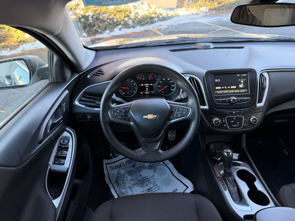 2017 Chevrolet Malibu Image 19