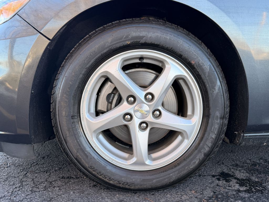 2017 Chevrolet Malibu Image 25