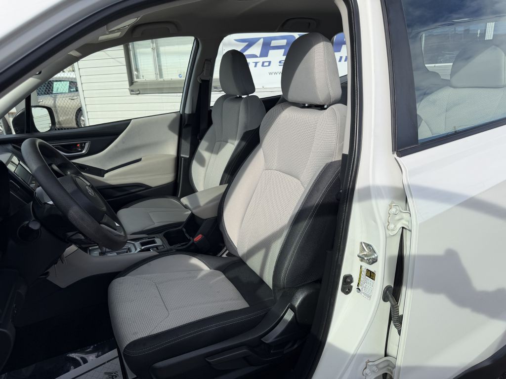 2022 Subaru Forester Image 12