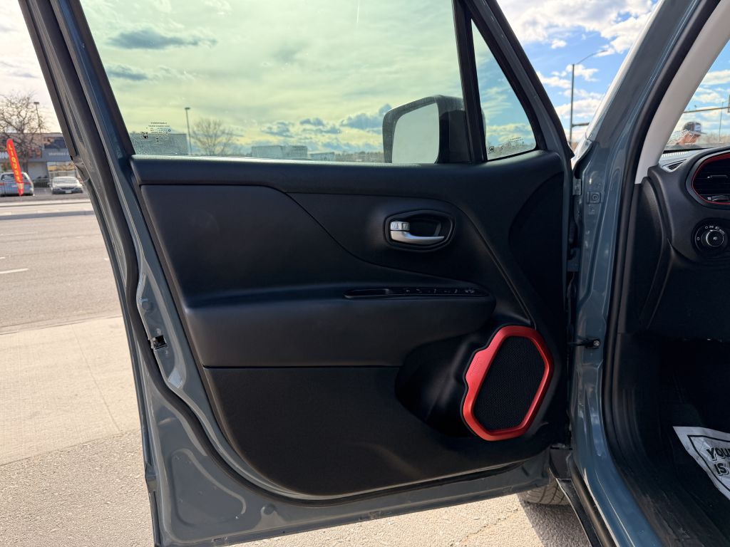 2015 Jeep Renegade Image 15