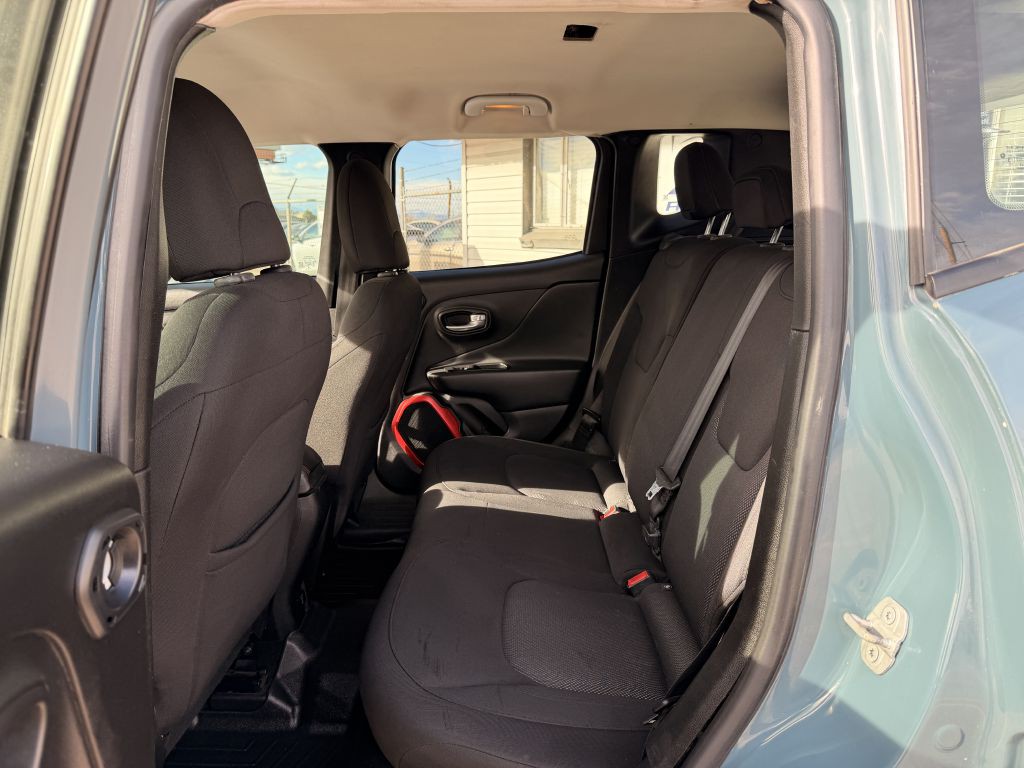 2015 Jeep Renegade Image 16