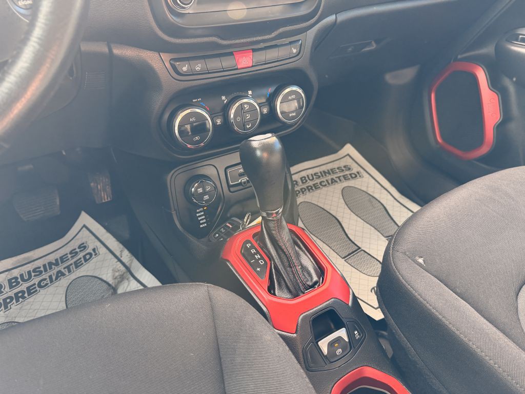 2015 Jeep Renegade Image 19