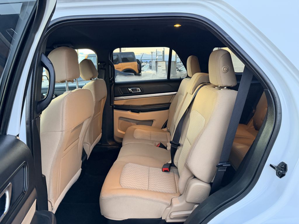 2016 Ford Explorer Image 15