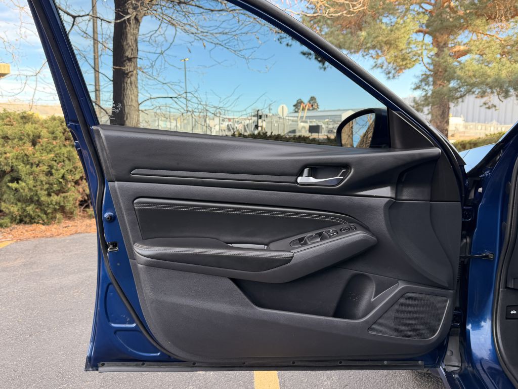 2019 Nissan Altima Image 12