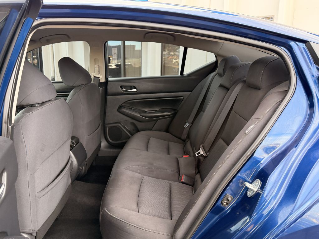 2019 Nissan Altima Image 13