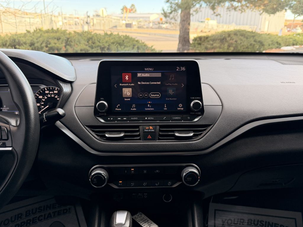 2019 Nissan Altima Image 15