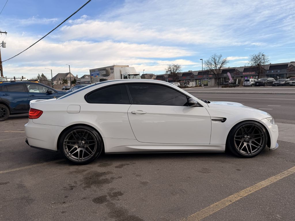 2011 BMW M3 Image 10