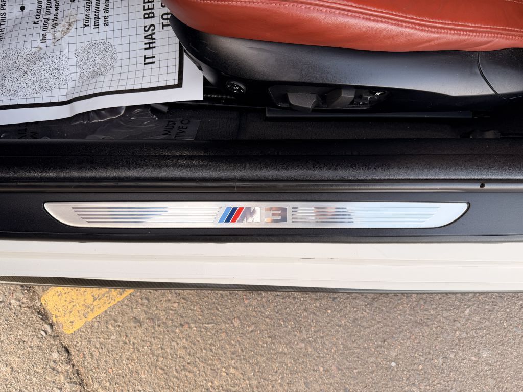2011 BMW M3 Image 17