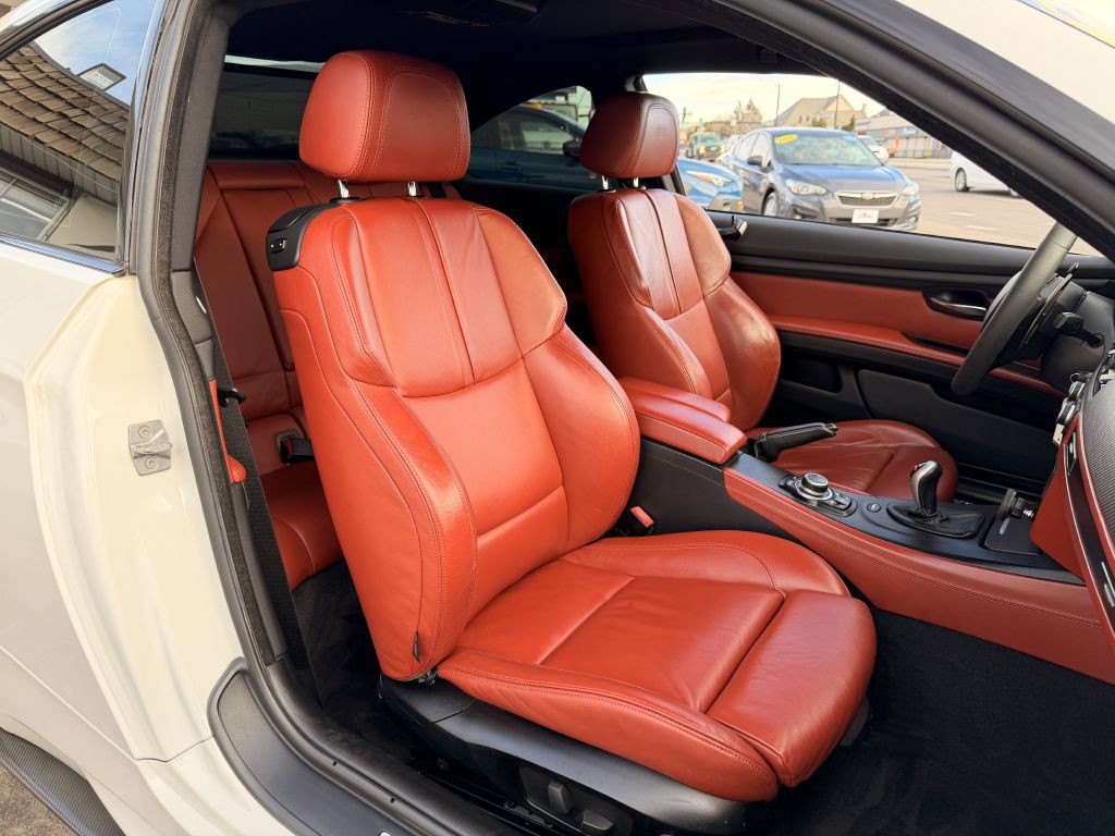 2011 BMW M3 Image 18