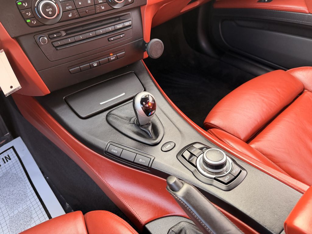 2011 BMW M3 Image 22