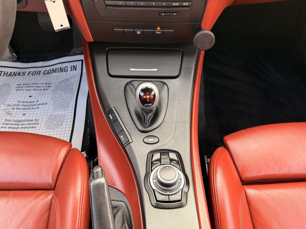 2011 BMW M3 Image 23