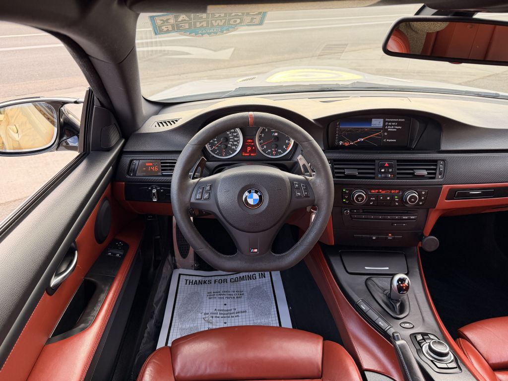 2011 BMW M3 Image 24