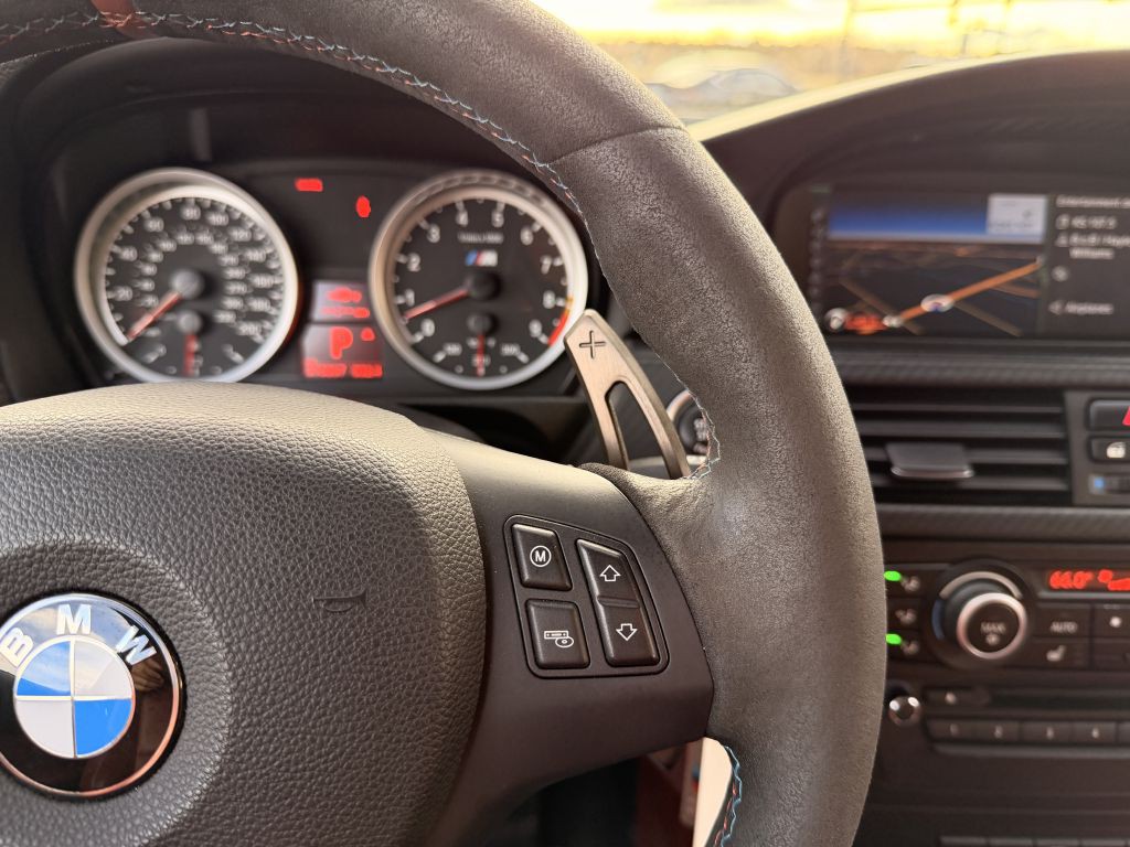 2011 BMW M3 Image 26