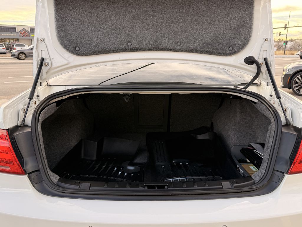 2011 BMW M3 Image 37