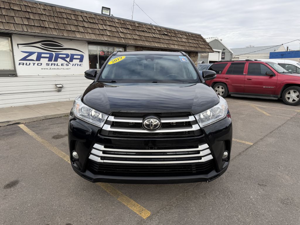 2019 Toyota Highlander Image 2