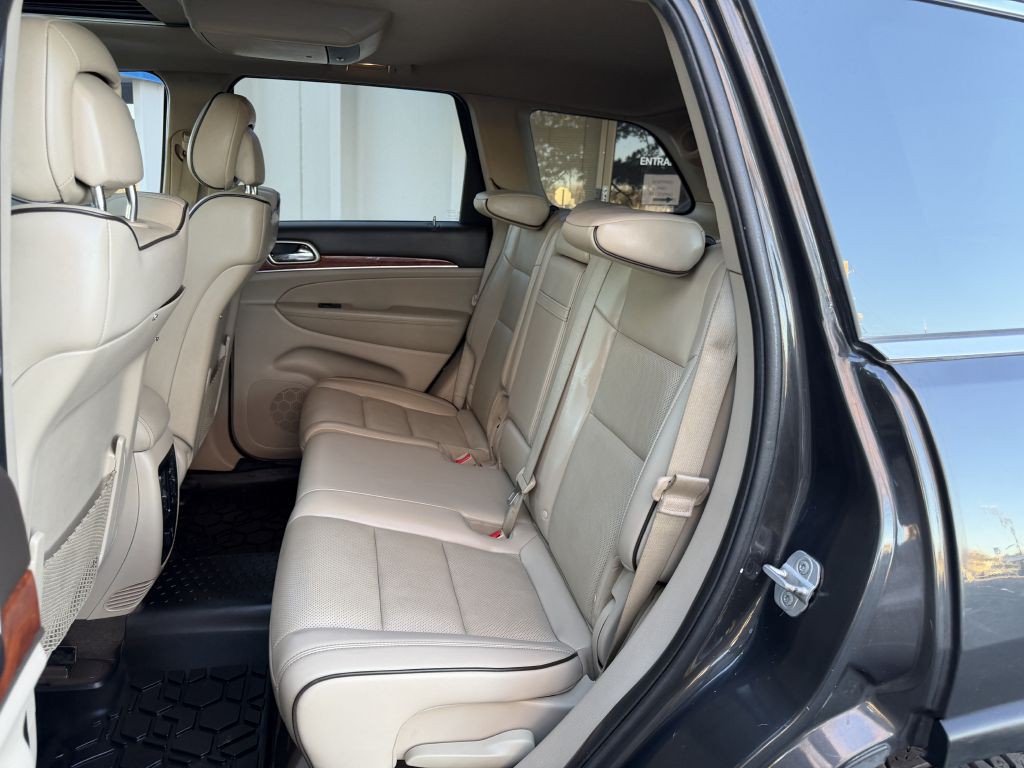 2011 Jeep Grand Cherokee Image 17