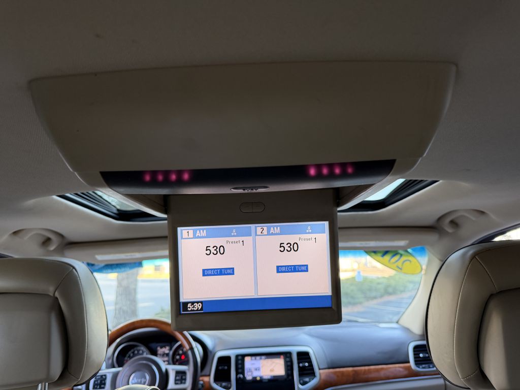 2011 Jeep Grand Cherokee Image 19