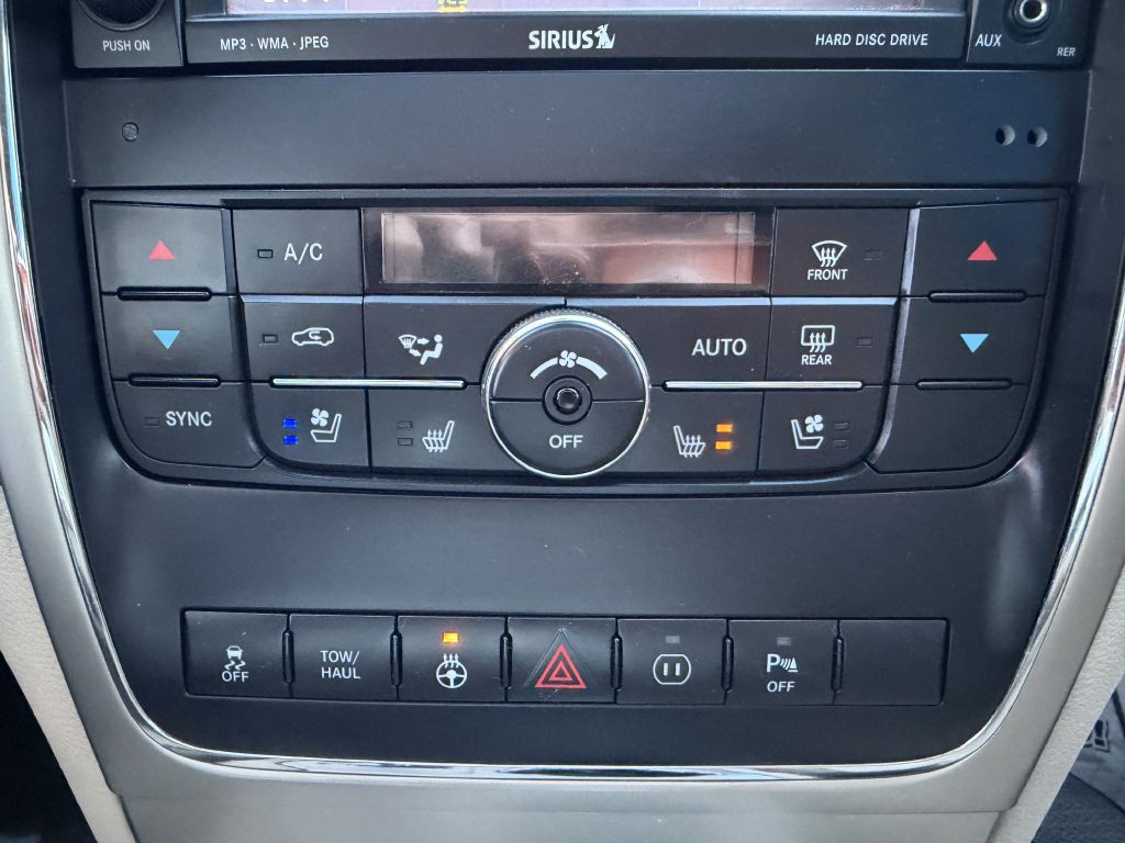 2011 Jeep Grand Cherokee Image 26