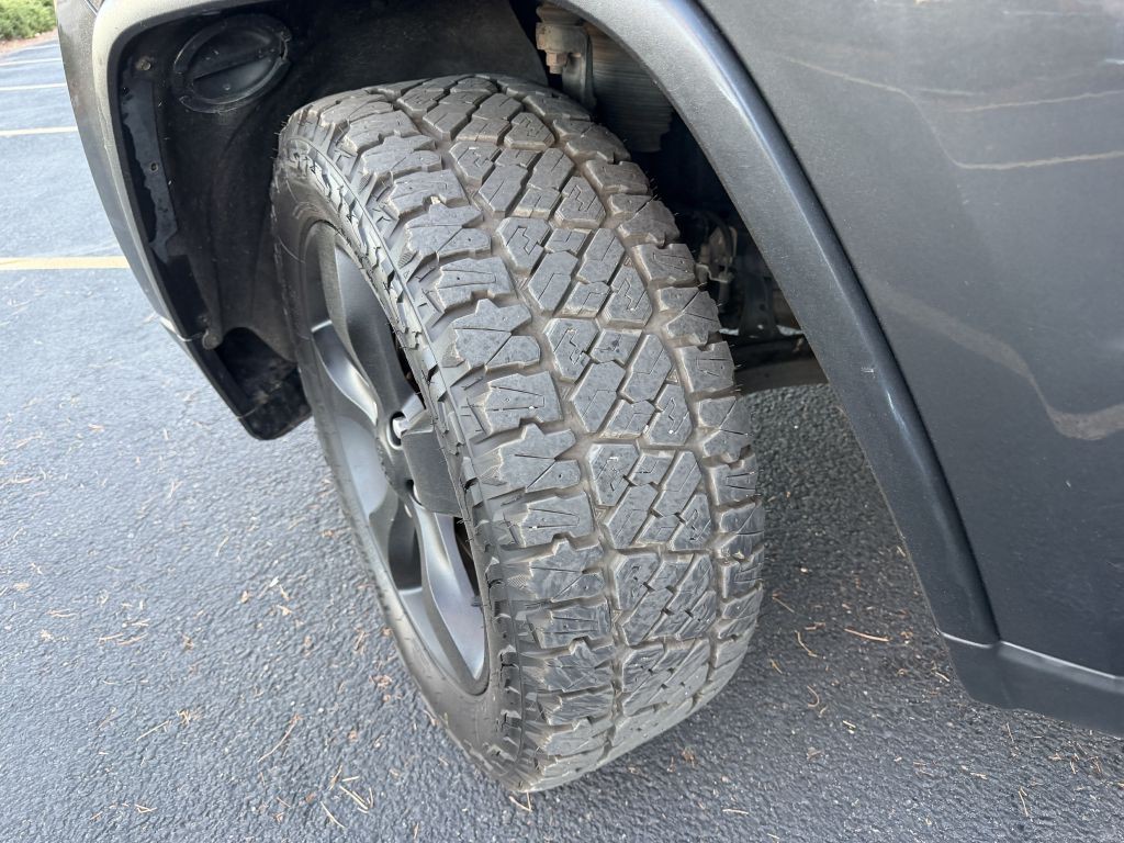 2011 Jeep Grand Cherokee Image 33