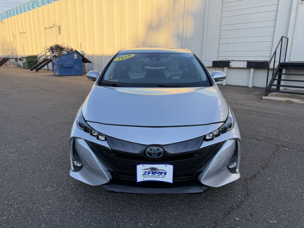 2019 Toyota Prius Image 2