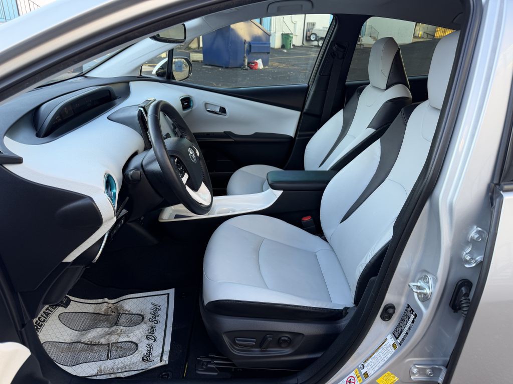 2019 Toyota Prius Image 11