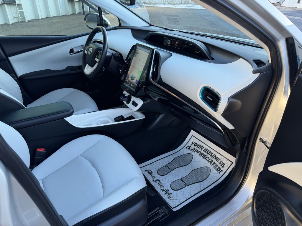 2019 Toyota Prius Image 15