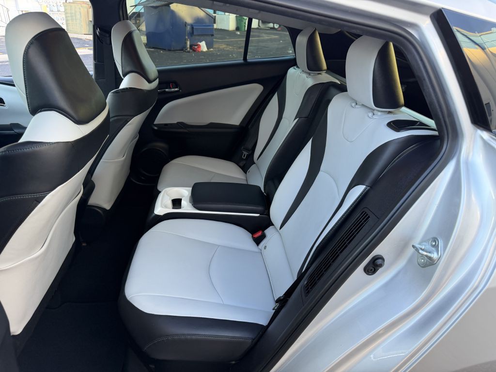 2019 Toyota Prius Image 17