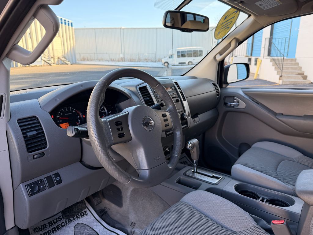 2012 Nissan Frontier Image 11
