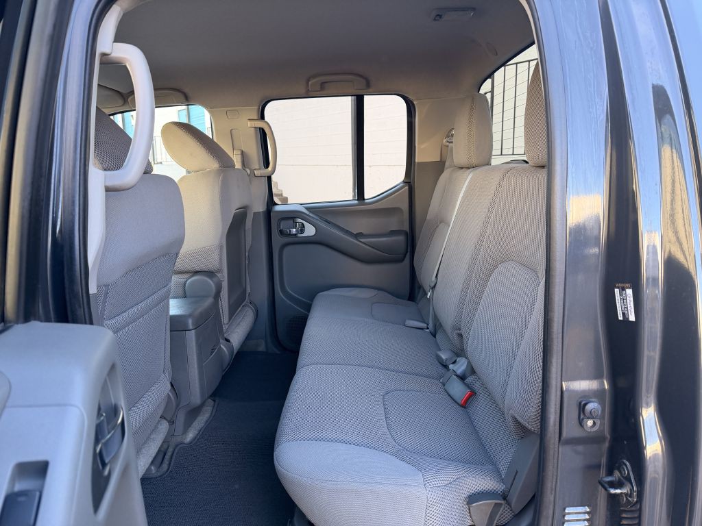2012 Nissan Frontier Image 16