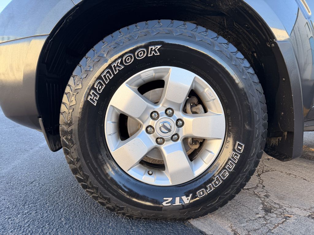 2012 Nissan Frontier Image 26