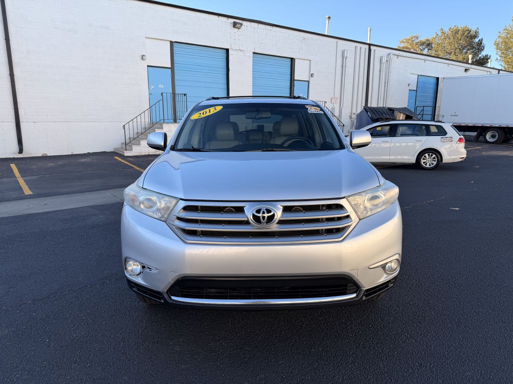 2013 Toyota Highlander Image 2