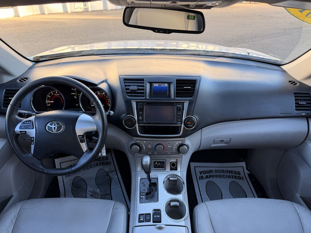 2013 Toyota Highlander Image 21