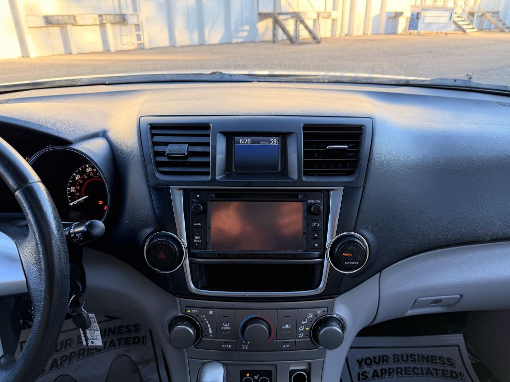 2013 Toyota Highlander Image 22