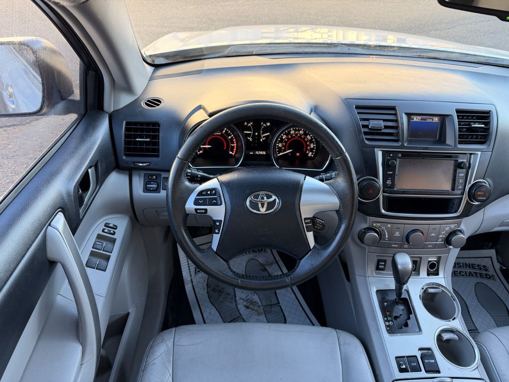 2013 Toyota Highlander Image 24