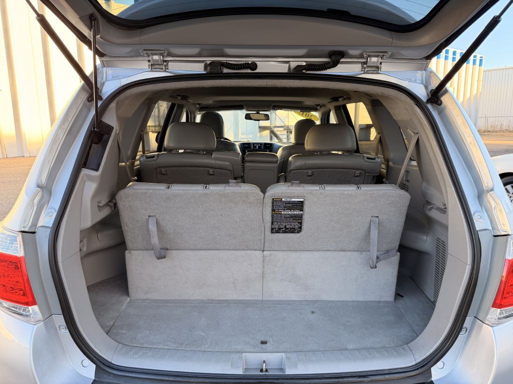 2013 Toyota Highlander Image 29