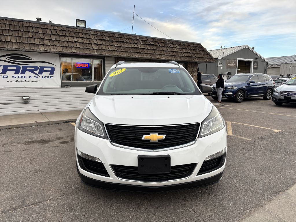 2017 Chevrolet Traverse Image 2