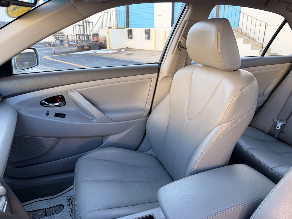 2009 Toyota Camry Image 13